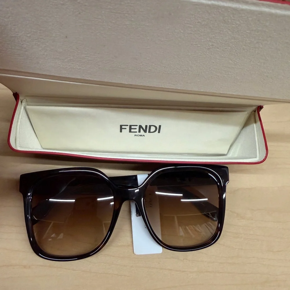 Fendi Brown Tortoiseshell Square Gradient Sunglasses